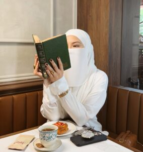 Actress Neelofa HD Photos and Wallpapers January 2025