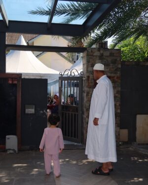 Neelofa Instagram - First day of Syawal. Matching outfits, matching hearts.