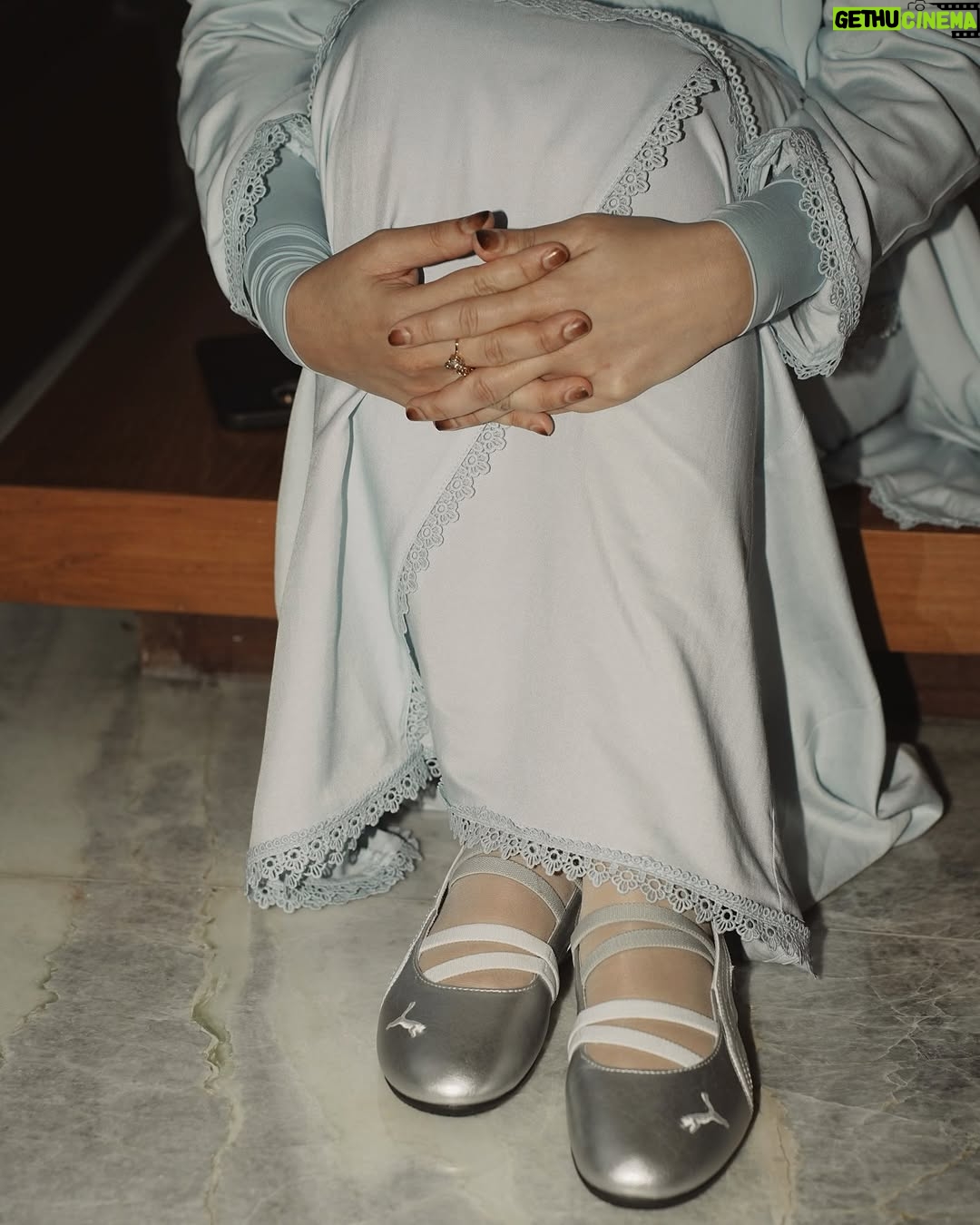 Neelofa - 65.6K Likes - Speed and style in every step. 

Dropping 10th April . #speedcat #pumamy