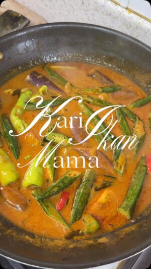 Neelofa Instagram - Bak kata orang-orang tua… kalau tak pandai masak kari, belum boleh kahwin lagi!
Tapi zaman sekarang, kau grab je senang!