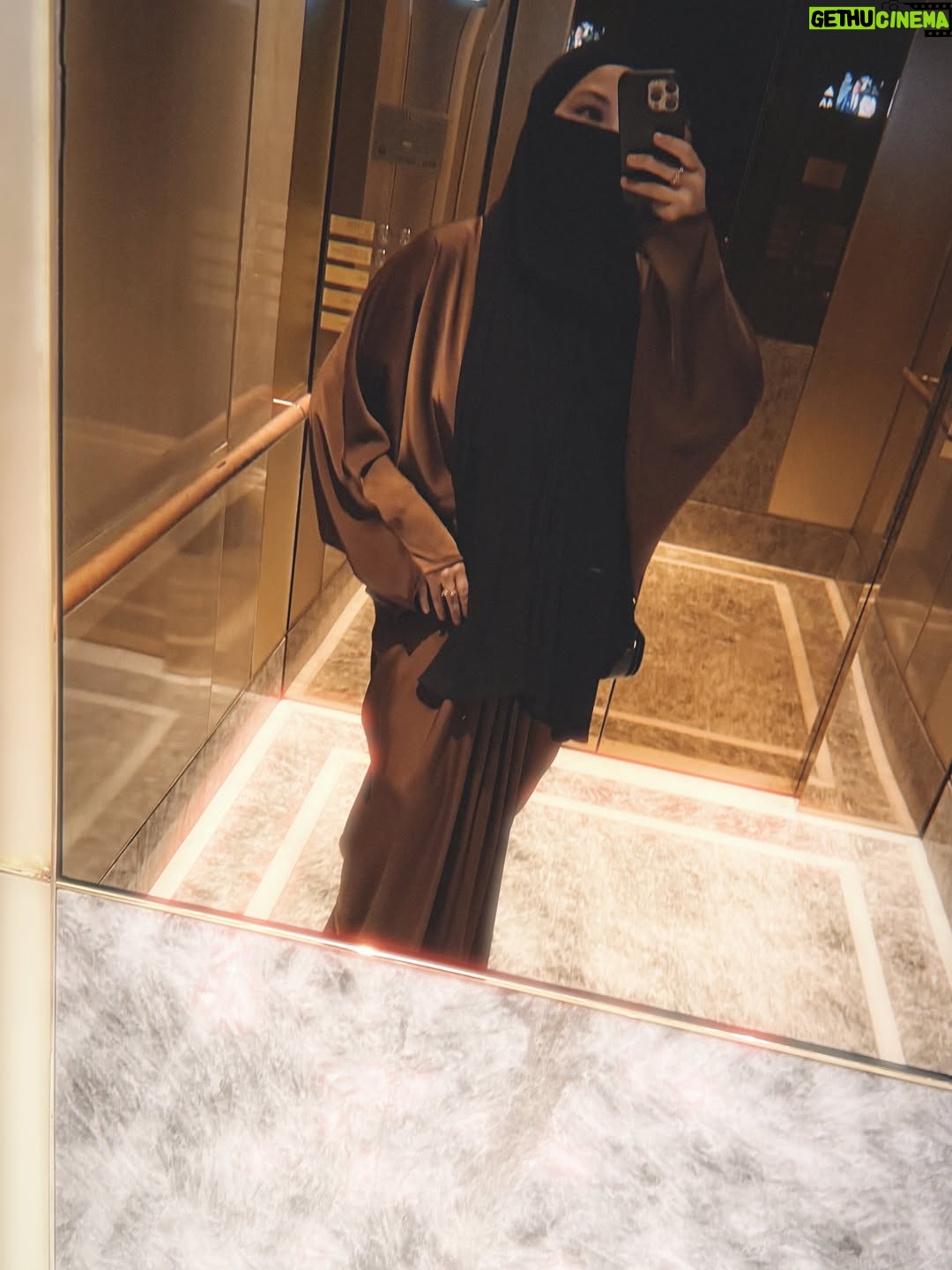 Neelofa - 107.6K Likes - Sebab hidup tak selalu ada tema, kadang just… moments, الحمدللهً  untuk semuanya 🤲🏼💕