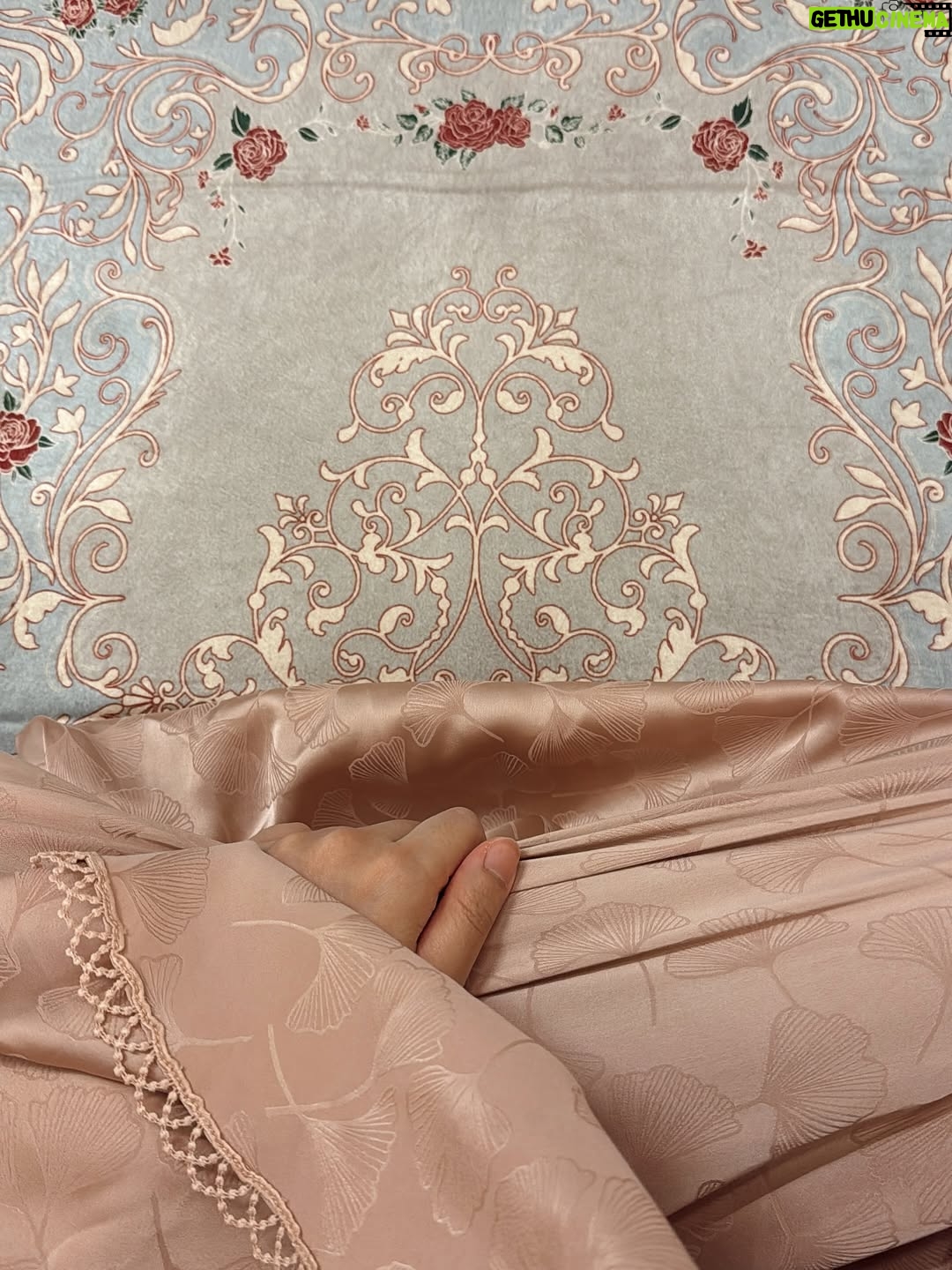 Neelofa - 107.6K Likes - Sebab hidup tak selalu ada tema, kadang just… moments, الحمدللهً  untuk semuanya 🤲🏼💕
