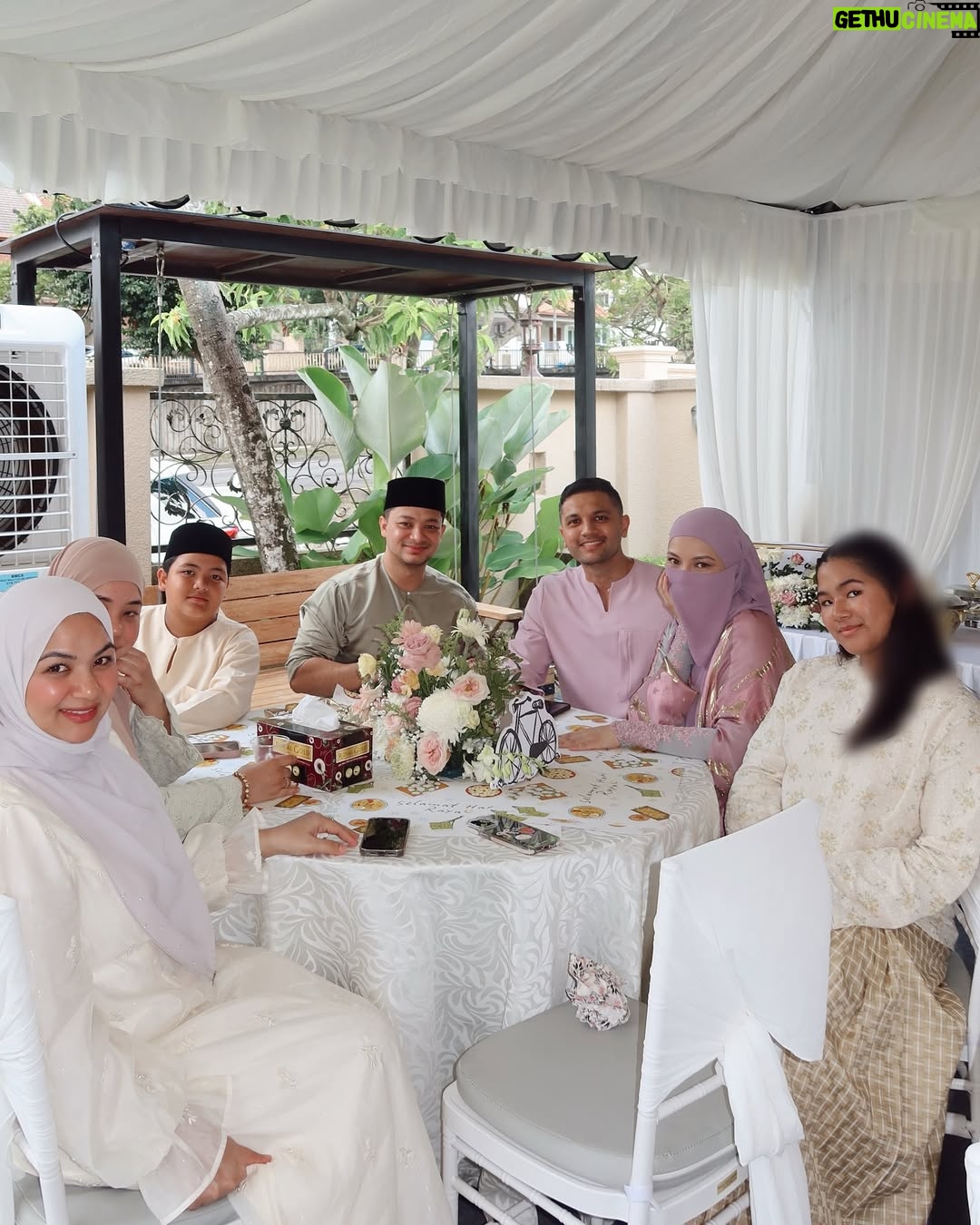 Neelofa - 95.9K Likes - The second half of Syawal Day 1: full stomachs, full hearts, and a little bit of “mana Panadol sebijik?”