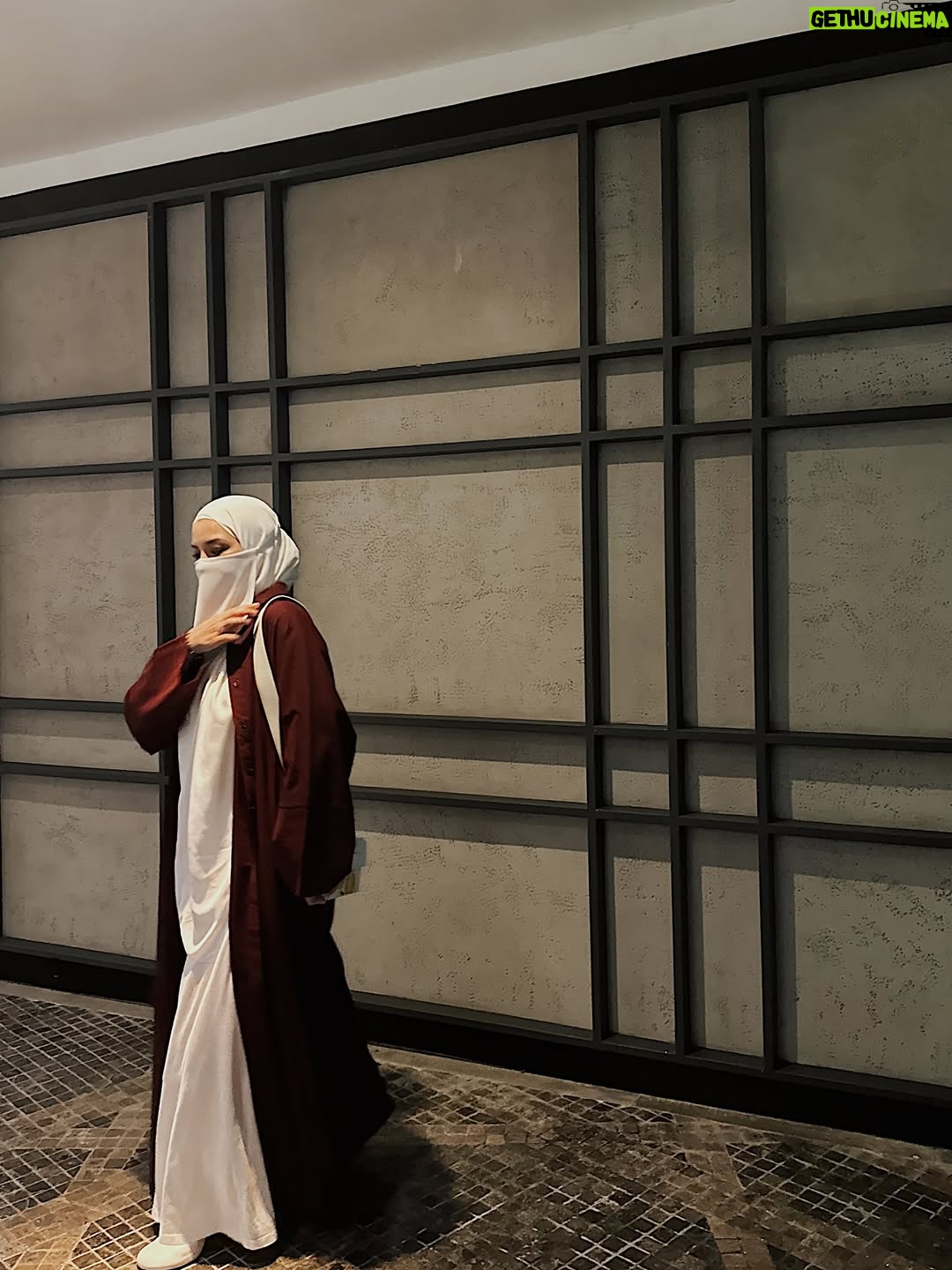 Neelofa - 107.6K Likes - Sebab hidup tak selalu ada tema, kadang just… moments, الحمدللهً  untuk semuanya 🤲🏼💕