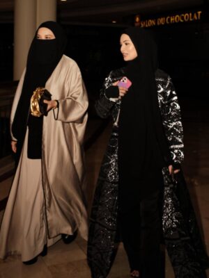 Neelofa Instagram - Watching Keajaiban Air Mata Wanita on preview night with my soulmate, and my soul sister š