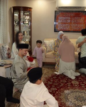 Neelofa Instagram - The second half of Syawal Day 1: full stomachs, full hearts, and a little bit of āmana Panadol sebijik?ā