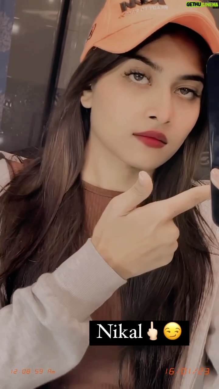 Neeru Yadav - 254K Likes - Jldi niklooooo 👋 😈