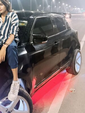 Neeru Yadav Instagram - 💙Nhi h mujhsa koi 😈🖤