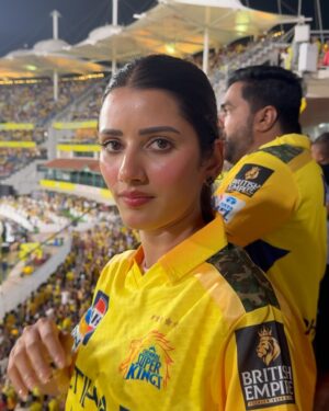 Neetu Bisht Instagram - And I finally got to see THE Dhoni play live. A childhood dream come true. Win or lose, this moment will stay with me forever.
Thank you so much to @etihad for making this happen – truly grateful for this unforgettable experience!❤️