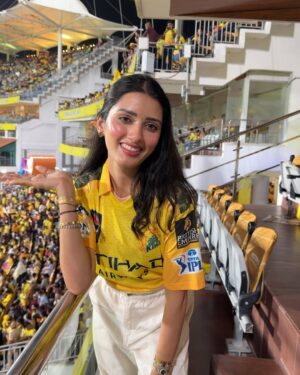 Neetu Bisht Instagram - And I finally got to see THE Dhoni play live. A childhood dream come true. Win or lose, this moment will stay with me forever.
Thank you so much to @etihad for making this happen – truly grateful for this unforgettable experience!❤️