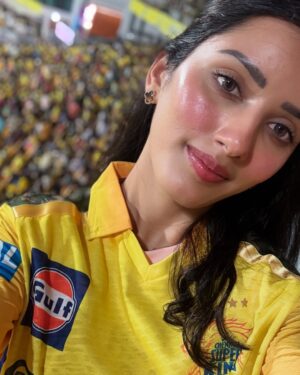 Neetu Bisht Instagram - And I finally got to see THE Dhoni play live. A childhood dream come true. Win or lose, this moment will stay with me forever.
Thank you so much to @etihad for making this happen – truly grateful for this unforgettable experience!❤️