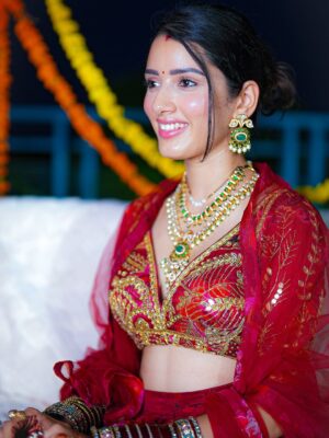 Neetu Bisht Instagram - Teej pe no filter needed..💖 the glow is real!🥰❤️
@divaartjewellers ❤️❤️
#neetubisht #teej #post