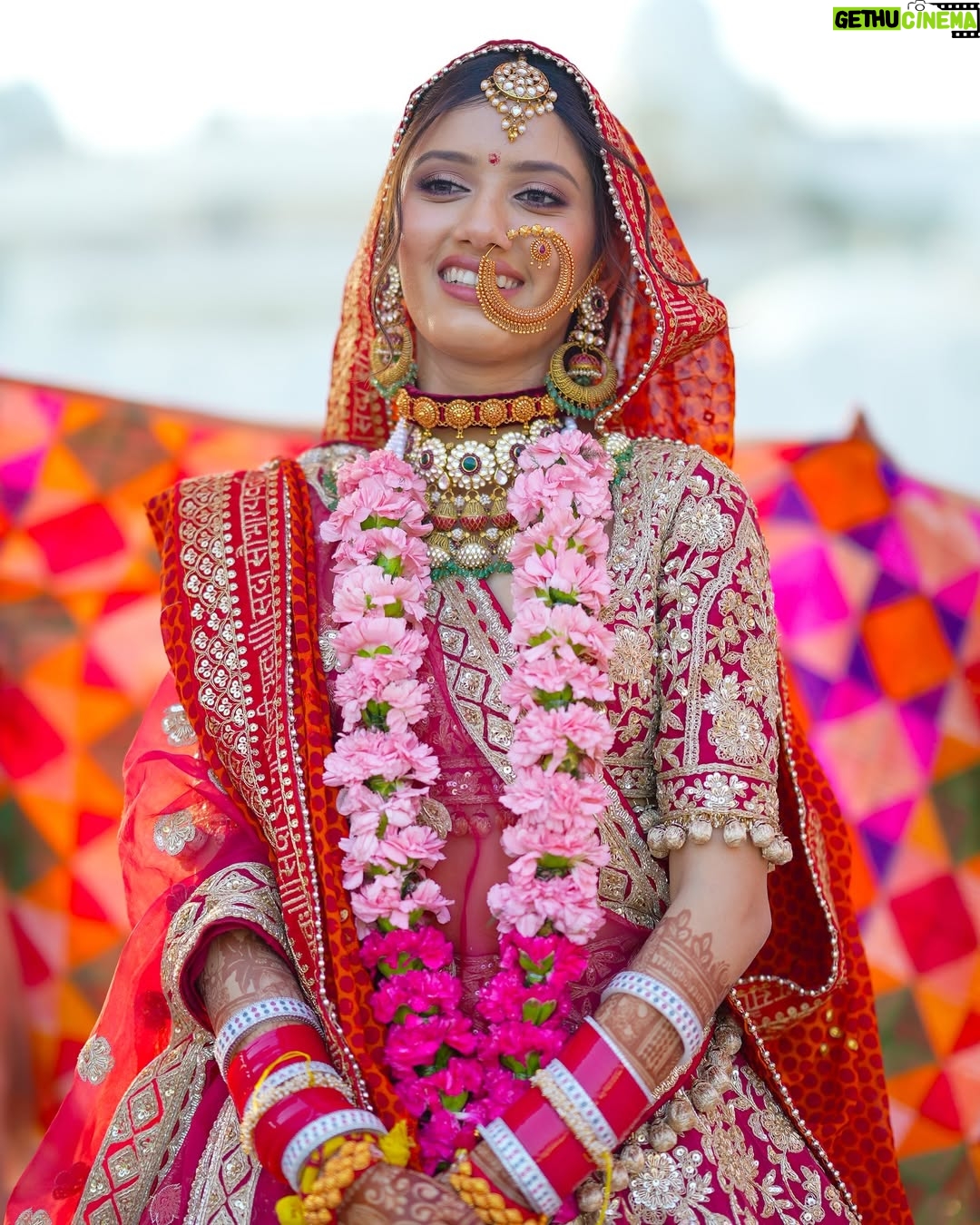 Neetu Bisht - 456.7K Likes - Some looks are not just outfits, they are emotions. 
Still obsessed with my Kumaoni wedding look! 💕🥰 #culturalgrace #kumaunibride #neetubisht 
Special thanks to them @riyamakeup_artist @ankur_hairstylist 💝❤️❤️❤️❤️