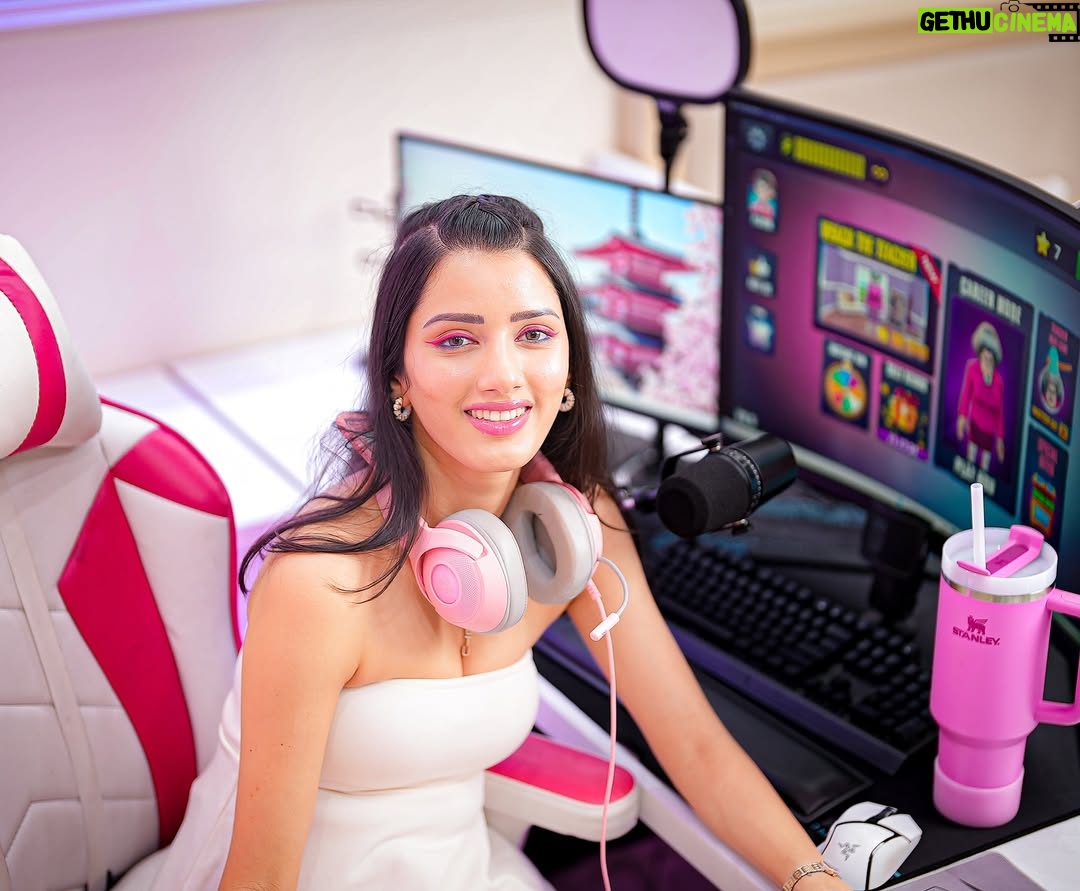 Neetu Bisht - 191.6K Likes - From cracking jokes to cracking levels — officially entering the gaming zone! First-ever gaming setup photoshoot, and trust me… this is just the loading screen. Ready. Set. Game on!
💖❤️
#neetugaming #neetubisht
