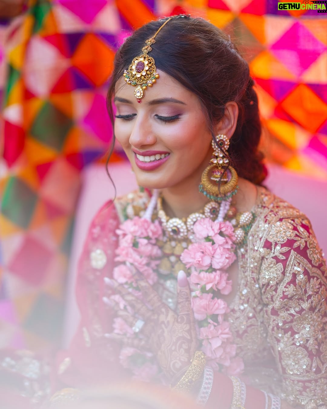 Neetu Bisht - 456.7K Likes - Some looks are not just outfits, they are emotions. 
Still obsessed with my Kumaoni wedding look! 💕🥰 #culturalgrace #kumaunibride #neetubisht 
Special thanks to them @riyamakeup_artist @ankur_hairstylist 💝❤️❤️❤️❤️