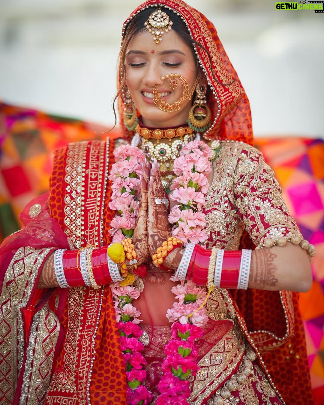 Neetu Bisht - 456.7K Likes - Some looks are not just outfits, they are emotions. 
Still obsessed with my Kumaoni wedding look! 💕🥰 #culturalgrace #kumaunibride #neetubisht 
Special thanks to them @riyamakeup_artist @ankur_hairstylist 💝❤️❤️❤️❤️