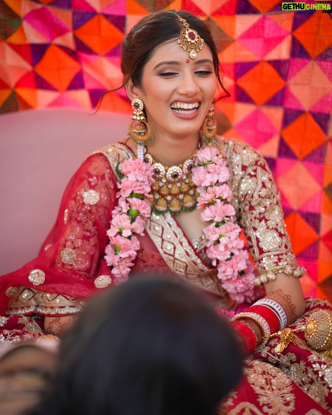 Neetu Bisht - 456.7K Likes - Some looks are not just outfits, they are emotions. 
Still obsessed with my Kumaoni wedding look! 💕🥰 #culturalgrace #kumaunibride #neetubisht 
Special thanks to them @riyamakeup_artist @ankur_hairstylist 💝❤️❤️❤️❤️