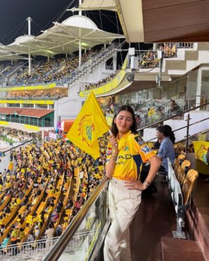 Neetu Bisht Instagram - And I finally got to see THE Dhoni play live. A childhood dream come true. Win or lose, this moment will stay with me forever.
Thank you so much to @etihad for making this happen – truly grateful for this unforgettable experience!❤️