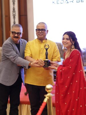 Neha Bhandari Instagram - Still trying to find the right words… but THIS moment 😬
To be seen, celebrated, and honoured like this it’s surreal Thank you for the love, the respect, and this beautiful recognition. 🫶🏻🧿
Forever grateful to everyone who’s been part of my journey and a heartfelt thank you to @kedarbeyondcreations for this award it truly means the world