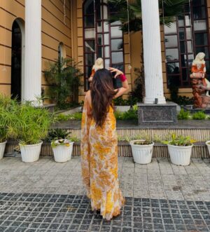 Neha Bhandari Instagram - It’s wedding season - DOST KI HALDI 🤍
.
.