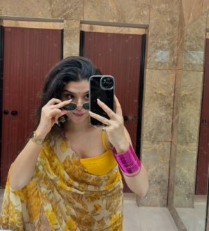 Neha Bhandari Instagram - It’s wedding season - DOST KI HALDI 🤍
.
.