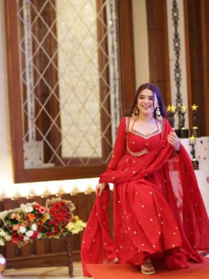 Neha Bhandari Instagram - Still trying to find the right words… but THIS moment 😬
To be seen, celebrated, and honoured like this it’s surreal Thank you for the love, the respect, and this beautiful recognition. 🫶🏻🧿
Forever grateful to everyone who’s been part of my journey and a heartfelt thank you to @kedarbeyondcreations for this award it truly means the world