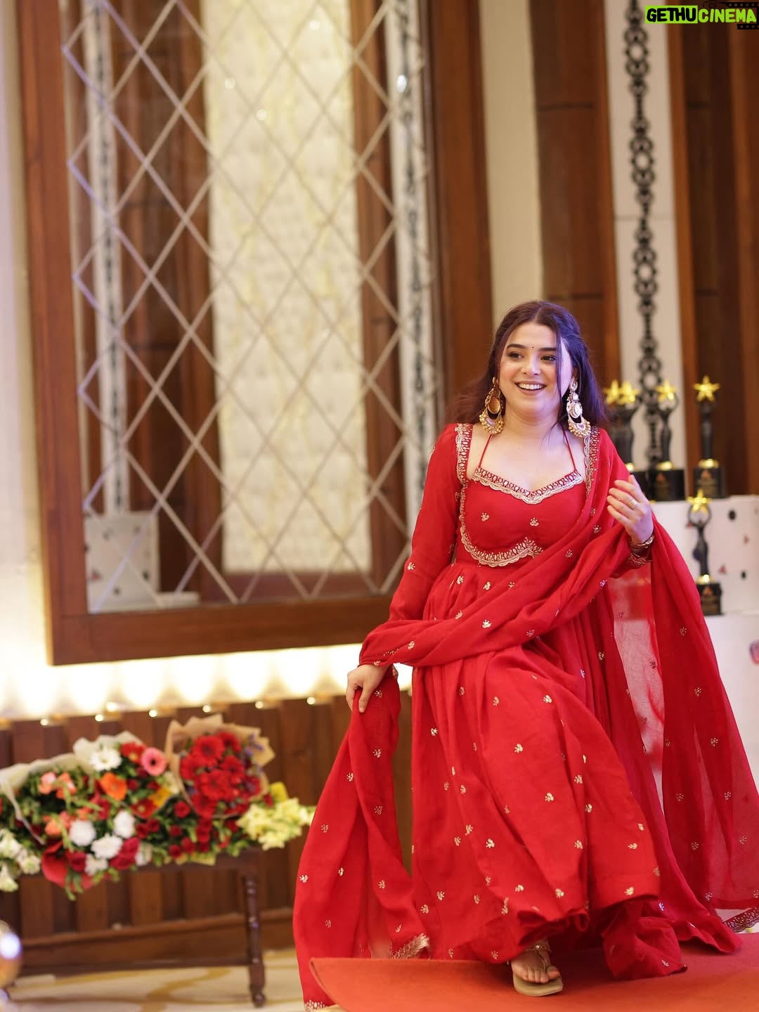 Neha Bhandari - 165.7K Likes - Still trying to find the right words… but THIS moment 😬
To be seen, celebrated, and honoured like this it’s surreal Thank you for the love, the respect, and this beautiful recognition. 🫶🏻🧿
Forever grateful to everyone who’s been part of my journey and a heartfelt thank you to @kedarbeyondcreations for this award it truly means the world