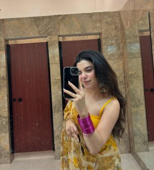 Neha Bhandari Instagram - It’s wedding season - DOST KI HALDI 🤍
.
.
