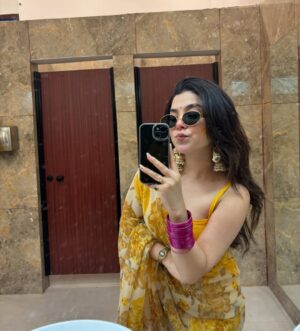 Neha Bhandari Instagram - It’s wedding season - DOST KI HALDI 🤍
.
.