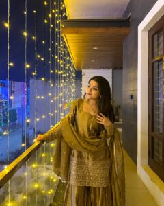 Neha Bhandari Most Liked Photos and Posts