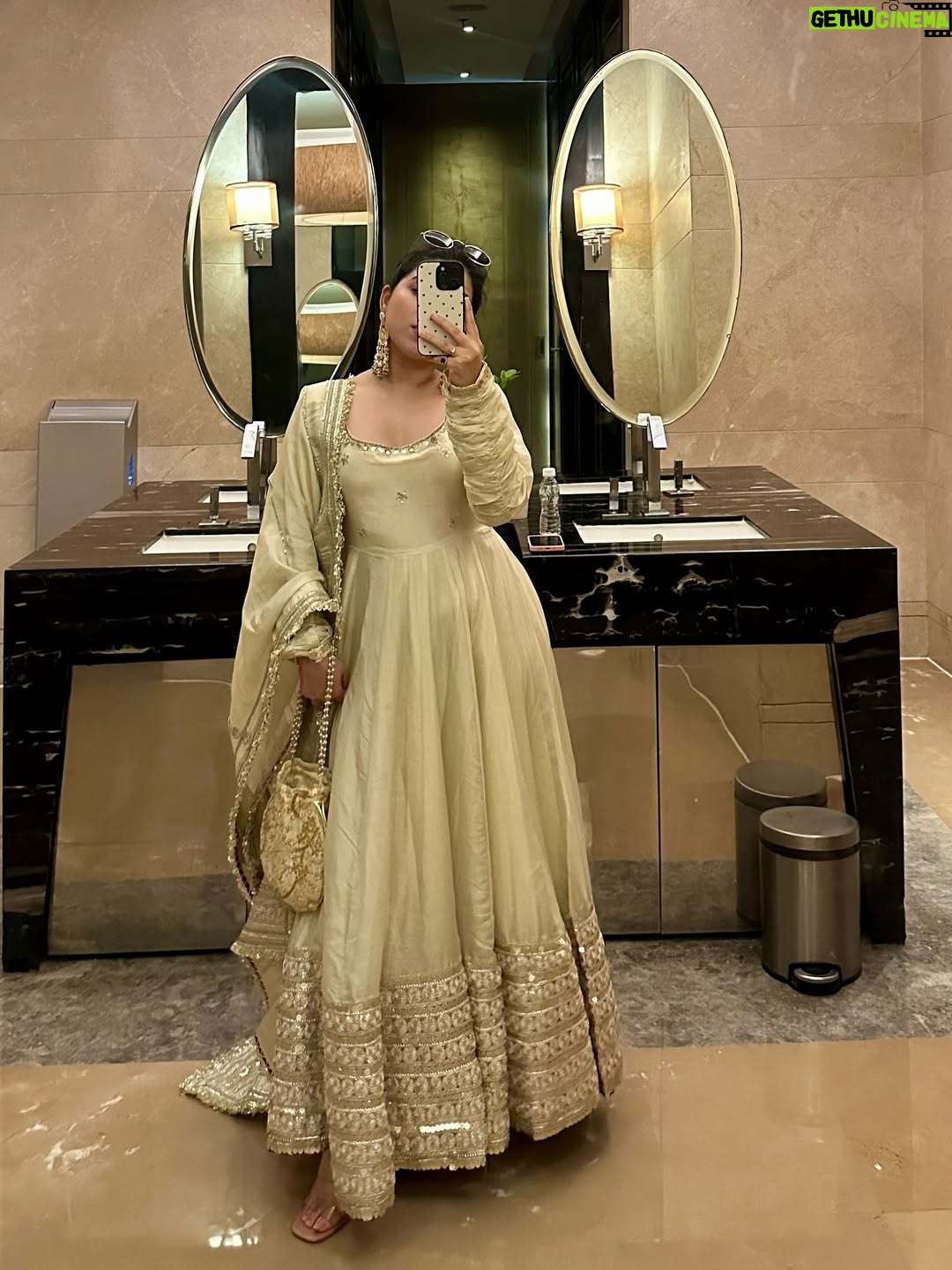 Neha Bhandari - 44.1K Likes - M kya janu re ? 🦢