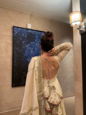 Neha Bhandari Instagram - M kya janu re ? 🦢