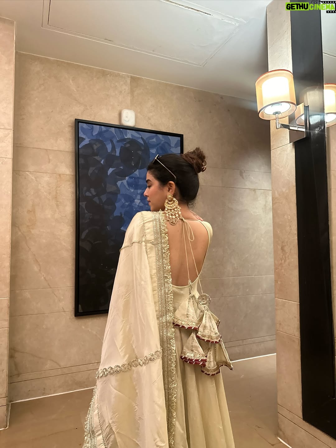 Neha Bhandari - 44.1K Likes - M kya janu re ? 🦢