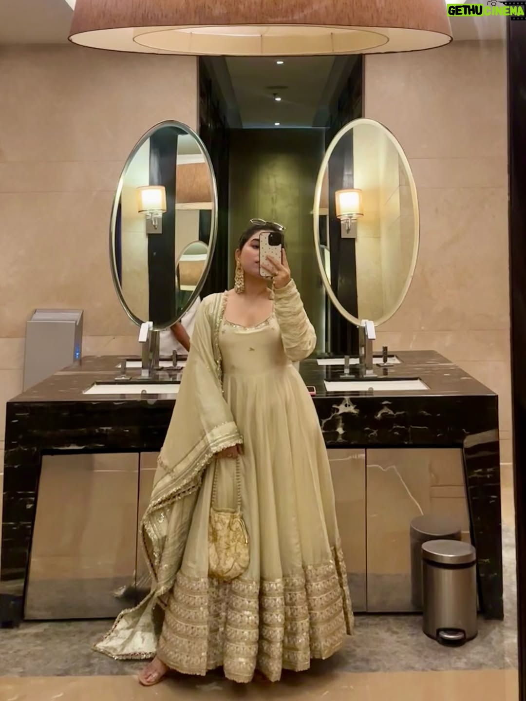 Neha Bhandari - 44.1K Likes - M kya janu re ? 🦢