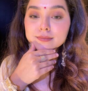 Neha Bhandari Instagram - M kya janu re ? 🦢