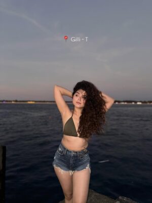 Neha Bhandari Instagram - Wait is it me ? ☀️🏖️