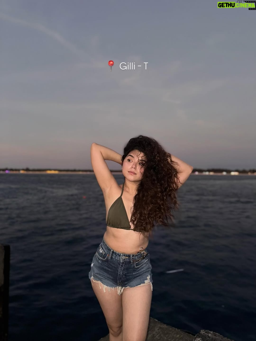Neha Bhandari - 44.6K Likes - Wait is it me ? ☀️🏖️