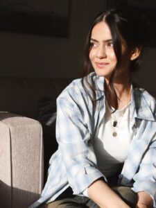 Actress Neha Jethwani HD Photos and Wallpapers September 2025