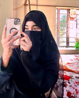 Neha Khatun Instagram - “Allah loves those who repent” [Quran 2:222]
…
Abaya from: @_libaas_brand_abaya_ 
..
#abaya #burkha #islam #muslimah #palestine #freepalestine #istandwithpalestine