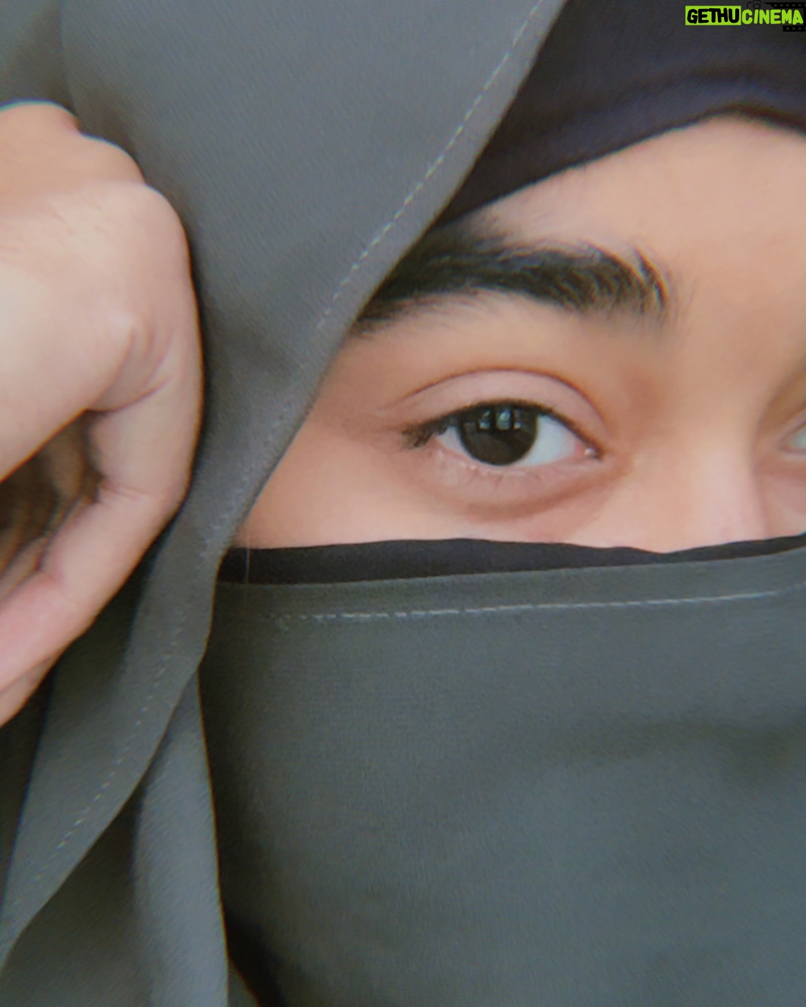 Neha Khatun - 3 Likes - Na jane konsi shikayaton ke hum shikaar hogye, Jitna dil saaf rakha utne gunahgaar hogye..
 #instagood #picoftheday #eyes #niqab #hijab #explorepage #explore