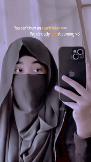 Neha Khatun Instagram - We already saw it coming👀#explorepage #fyp #reelsinstagram #islam #muslimah #trending #eyes #islamicpost #niqab #arabic #quotes