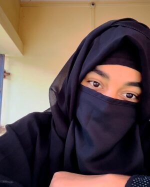 Neha Khatun Instagram - “Allah loves those who repent” [Quran 2:222]
…
Abaya from: @_libaas_brand_abaya_ 
..
#abaya #burkha #islam #muslimah #palestine #freepalestine #istandwithpalestine