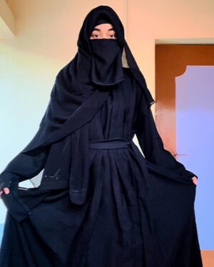 Neha Khatun Instagram - “Allah loves those who repent” [Quran 2:222]
…
Abaya from: @_libaas_brand_abaya_ 
..
#abaya #burkha #islam #muslimah #palestine #freepalestine #istandwithpalestine