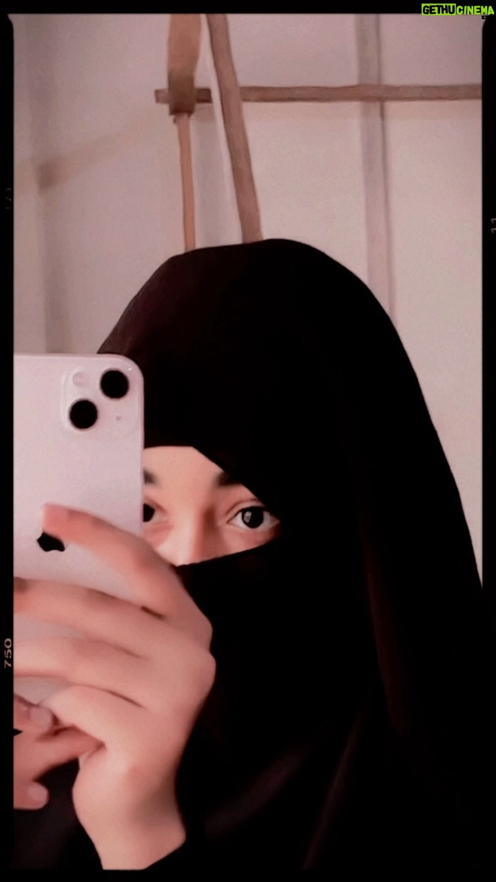 Neha Khatun - 3 Likes - 👀⚡️
..
#eyes #arabic #trending #reelsinstagram #fyp #explore #explorepage #habibi #muslima #burkha #niqab