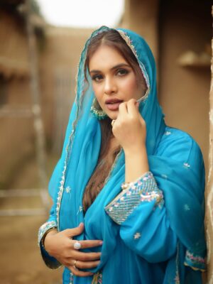 Neha Malik Instagram - This song is giving me Major FOMO of not being married yet 💍😆🩵
:
📸 @capturing_master 
Location @perfectpicturelocation 
Suit @abshaar_by_shupinderkhaira X @jewarcreations 
Mua @kajalarora_makeup_studio 
:
#repost #nehamalik #nehamalik335 #punjabisuit #punjabigirl #punjabisong #juttimeri #thumakthumak #chandigarh #mohali #photoshoot #instalike #fyp