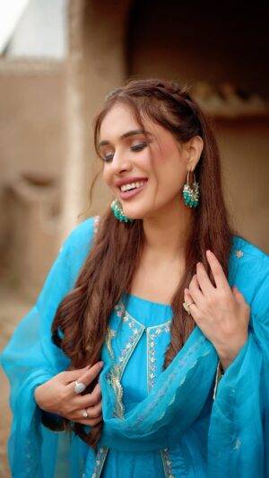 Neha Malik Instagram - Punjabi Suit Punjabi Beat = Best Combo 😍😍
:
#throwback #chandigarh #mohali #punjab #shoot #punjabigirl #nehamalik #nehamalik335 #punjabisongs #punjabisuit #pehlelalkarenaal #reelitfeelit #reelinstagram #reelkarofeelkaro #fyp