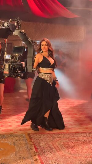 Neha Malik Instagram - Behind the scene 🎬 from #adhiadhiraat 🎵 Keep loving the song , & make your reels 😻🩷
:
#nehamalik #nehamalik335 #nehamaliksongs #newsong #trending #trendingsongs #reelitfeelit #reelkarofeelkaro #reelinstagram #dance #behindthescene #shootdiaries #shooting #instagood #instalike #fyp