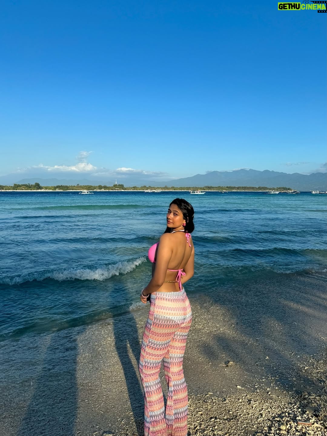 Neha Nirwal - 5.8K Likes - Tropical 🌴 island feels, soulful Bali food 🍱 
.
.
.
.
.
.
.
.
.
.
.
#portrait #portraitphotography #fotografía #fotografie #aesthetic #postitfortheaesthetic #explore #explorepage #fyp #fypシ゚ #bali #indonesia #travel #travelgram #travelislife #travelphotography #travelblogger #beach #gillitrawangan