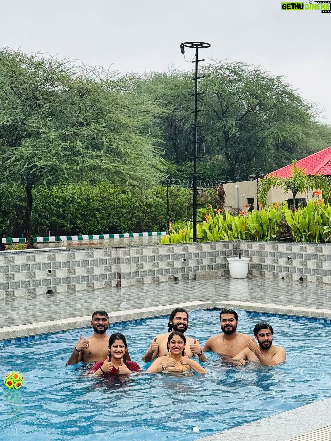 Neha Nirwal - 4K Likes - Family   Friends    A Gurgaon Getaway = Perfect Staycation Vibes✨ 📍ZENORA @stay.elivaas 
.
.
.
.
.
.
.
.
.
.
.
.
.
#portrait #portraitphotography #explore #explorepage #fyp #fypシ #staycation #stay #farmhouse #family #familytime #aesthetic #postitforaesthetic #luxuriousstay #staycool #pool #funtimes #familytime