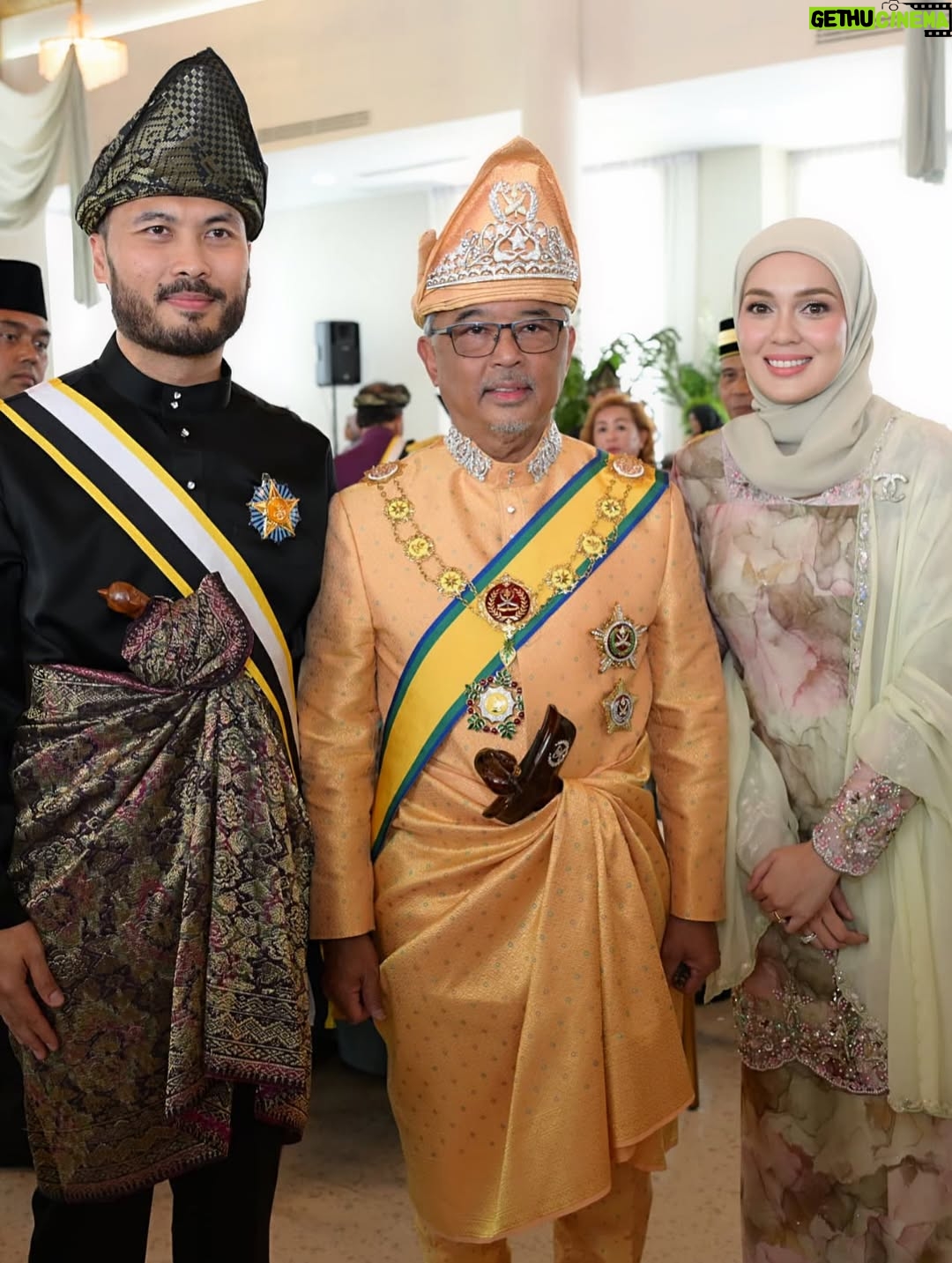 Nelydia Senrose - 137.1K Likes - Merafak Sembah serta Menjunjung Kasih Kebawah Duli Yang Maha Mulia Paduka Baginda Sultan Pahang atas limpah perkenan mengurniakan Darjah Kebesaran Negeri Pahang sempena Ulang Tahun Hari Keputeraan Baginda yang ke-66 kepada suami tercinta @mhafezhalimi 🙏🏻🤍🖤